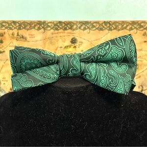Yohowa green paisley bow tie set